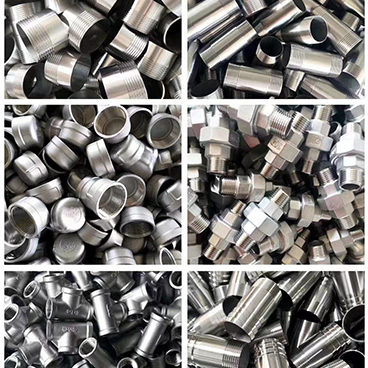 Threaded pipe fittings