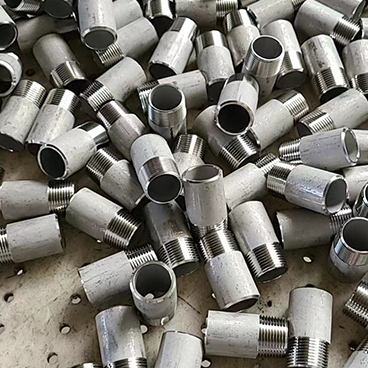 Threaded pipe fittings